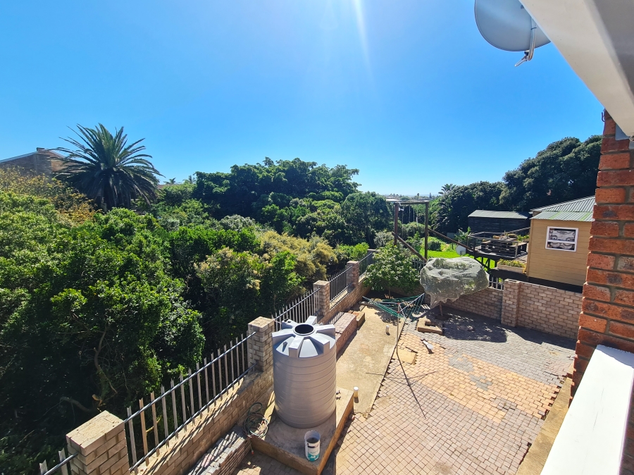 5 Bedroom Property for Sale in Noorsekloof Eastern Cape